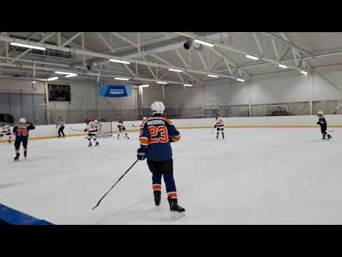 Kiekko-Vantaa U14 AAA vs. Reds U14 AAA 2. erä alku