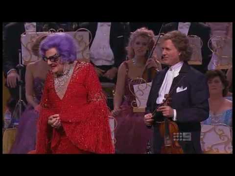 Dame Edna Everage (Andre Rieu)