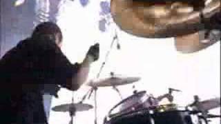 soulfly: Fuel the hate, Beneath the remains, Cockroaches