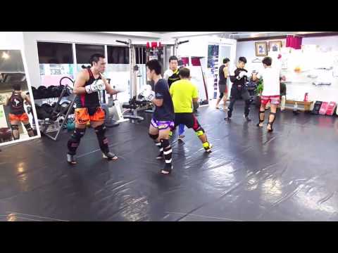 回転力と爆発力を上げるスパーリング＃次男坊トキ、先輩達を追いこそうと張り切っております(’-’*)♪東京キックボクシングジム＃K-1＃格闘技＃武道＃坐禅＃平井道場＃豊島区＃文京区＃池袋＃大塚＃巣鴨＃