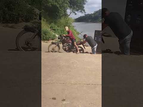 Travessia do rio em Cantanhede no Maranhão