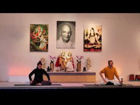 Yogastunde Mittelstufe "Chakrakonzentration" mit Felix - Yoga Vidya Live,  07.04.2022, 09:15 Uhr