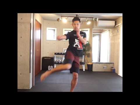 内まわし蹴り(奥足)