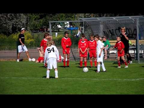 Kauppari 99 FC (TuNL) vastaan Lokomotiv Rus Aura Cup peli, epäsuora vapari rankkarialueella