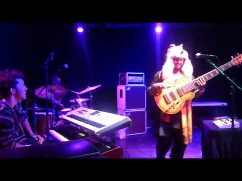 Thumbnail for Thundercat - Walkin' (Houston 09.24.15) HD by Thundercat