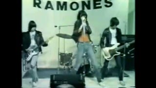 The Ramones 1975 live arturo&#39;s loft.
