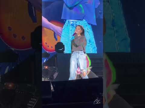 191229 아이유(IU) LovePoem in Jakarta - 앵앵콜 레옹(Leon) 직캠