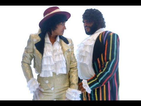 Bow Performs “Erotic City”