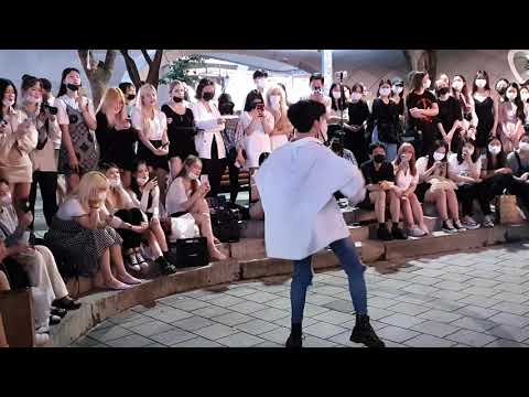 PRAESEPE. HONGDAE STREET BUSKING.