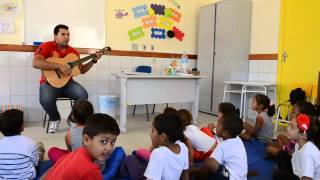 preview picture of video 'Pró-Infância de Serra da Saudade oferece aulas de música'