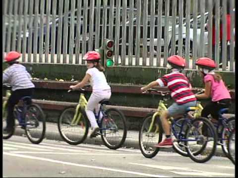 download lagu mp3 mp4 Parque Infantil De Trafico, download lagu Parque Infantil De Trafico gratis, unduh video klip Parque Infantil De Trafico