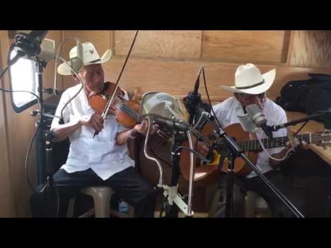 Vals "Rosalía" de Quirino Mendoza interpretado por los hermanos Olivares (Huejutla)