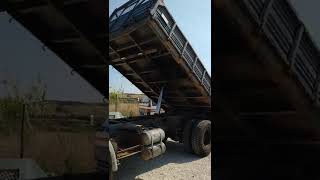 VOLVO F720 250 left hand drive full springs manual pump dump truck for sale image 5 VOLVO F720 250 left hand drive full springs manual pump dump truck image 5