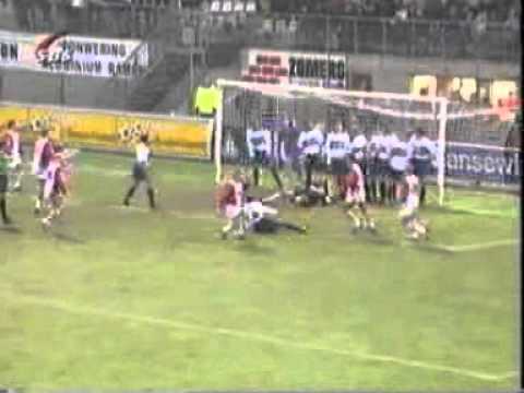 Joseph Oosting scoort uit een indirecte vrije trap