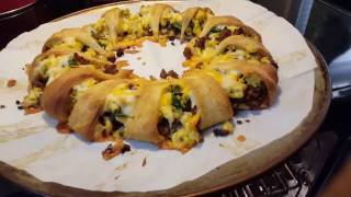 Vlogmas Dec. 11, 2016. Breakfast Sausage Cresent Ring/Wreath....LadyT Style