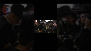 הרב דוד אבוחצירא מספיד את הגאון הרב יהודה דרעי זכר צדיק לברכה (רדיו כל האמת) - התמונה מוצגת ישירות מתוך אתר האינטרנט יוטיוב. זכויות היוצרים בתמונה שייכות ליוצרה. קישור קרדיט למקור התוכן נמצא בתוך דף הסרטון
