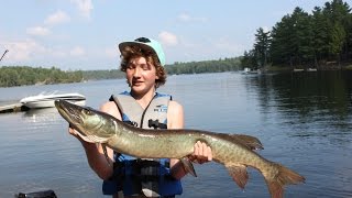 preview picture of video 'Summer Muskie Fishing'