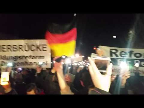 PEGIDA 12.02.2015 DRESDEN ZEIGT WIES GEHT