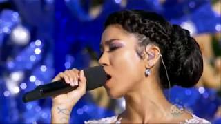 Jhené Aiko & Charles Perry - Disney Christmas medley (Disney parks Christmas Day parade 2015)