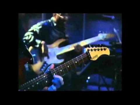Steely Dan - BAD SNEAKERS (Live)
