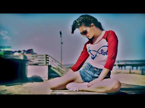 Ṿ Ʌ Ẏ U  -  Focus