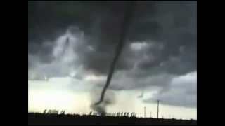 preview picture of video 'Tornado / windhoos montfort zuid-limburg 7/6/2012'