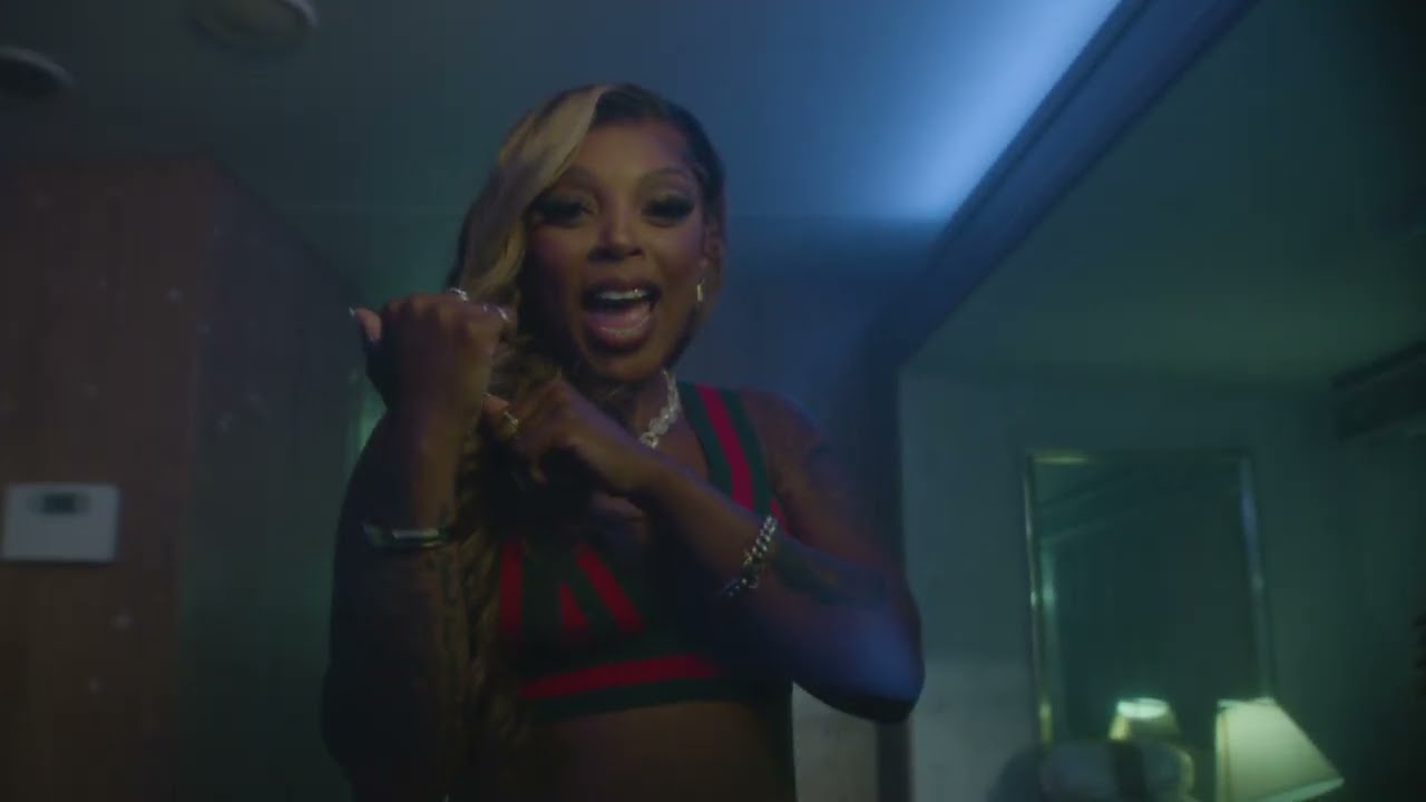 Chelly Flame - "Bandz" [Official Video]