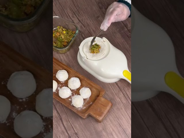 مكبس العجين وصنع السمبوسة فكرة مبتكره لفرد العجين وقالب مدمج لصنع سمبوسة البف