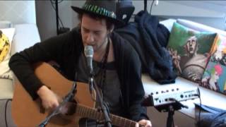 Kensington - War (Live @ Roodshow)