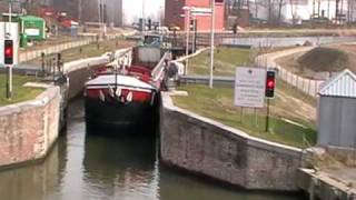 preview picture of video 'Fiandre à l'écluse de Kampenhout'