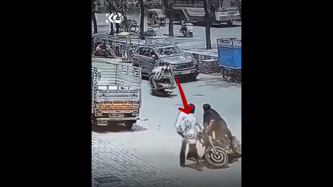 ڤیدیۆ | ببینە چۆن بە ناوی یارمەتییەوە دزی لێ دەکەن،  رووداوەکە لە حەیدەر ئابادی ھیندستان روویداوە