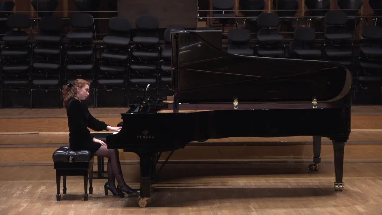 Sezen Karakaş — Klavieraufführung 4