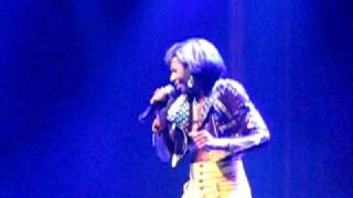 Santogold- My Superman (Live)