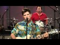 Chris Isaak - Somebody's Cryin' (Live)