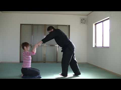 護身術　女性向け　あなたは指1本で相手を持ち上げれますか？self-defense Can you Lift enemies with one finger ?