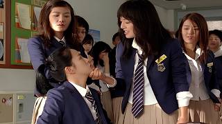 Valentão da escola implica com a aluna nova, esse foi o seu maior erro...