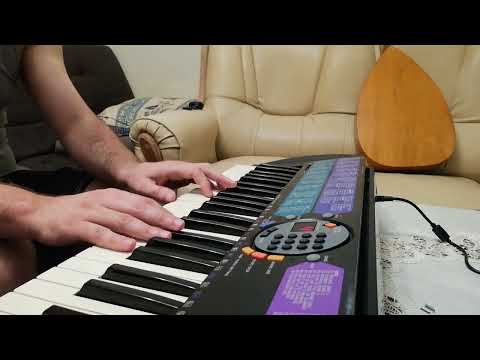 A 1994's Yamaha PSR-73 still perfectly working! (Korobeiniki - Tetris theme)