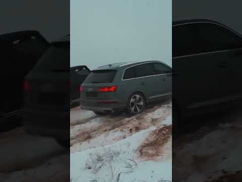 Mercedes G63 vs Audi Q7 off-roading