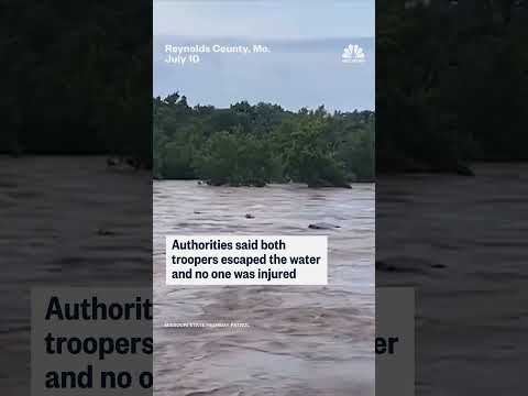 Missouri state troopers' boat capsizes during flood rescue