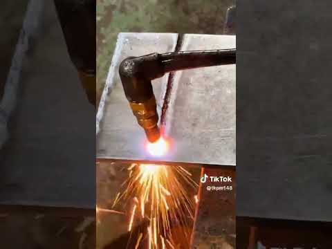 入社1ヶ月の新人くんのガス溶断練習