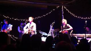 Dave Barnes & Ellie Holcomb - Christmas Tonight