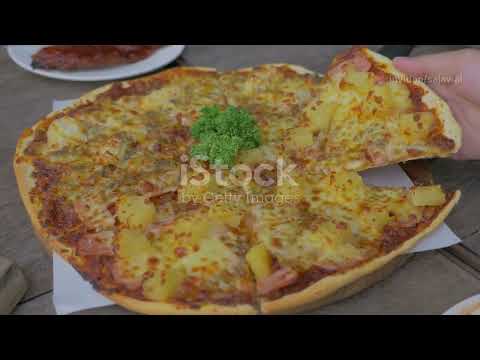 The Great Debate: Pineapple on Pizza – Culinary Genius or Abomination?