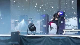 Grimes -  Laughing and Not Feeling Normal @ Osheaga 2016