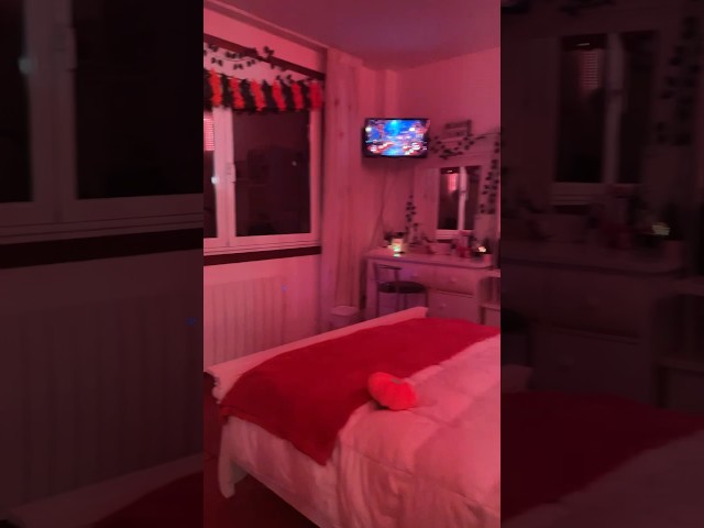Vídeo relacionado con Acunny Decoración de escritorio de Halloween - Escritorio acrílico 2D, alambre de bruja gótica para Halloween, habitación de estudiantes, mesita de noche, baño, cocina, dormitorio, mesa