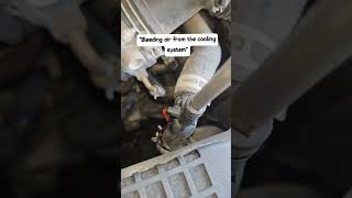 Download lagu Bleeding air from the cooling system✅ #auto #tips mp3