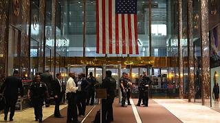 Macron recorre las concurridas calles de Nueva York hacia la Torre Trump
