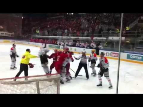 Lhc.... Avec des bonnes places on voit bien :-))