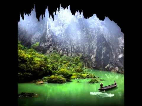 Andrezz - Let The Groove Move HD