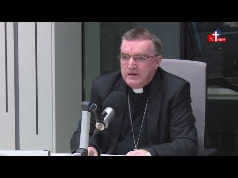 Kardinal Josip Bozanić moli na HKR-u