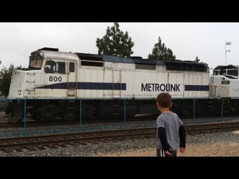 Metrolink F40PH 800 Rescues F59PHR 868 - (06/23/11) Rare Footage!